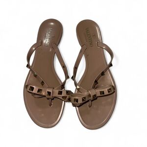 Valentino Garavani Rockstud Jelly Thong Sandals Nude Blush Studded Italy 38